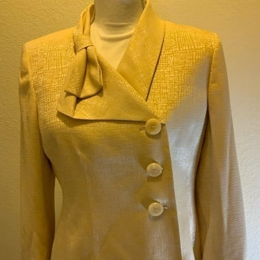 Kasper skirt suit - Picture 4 of 8